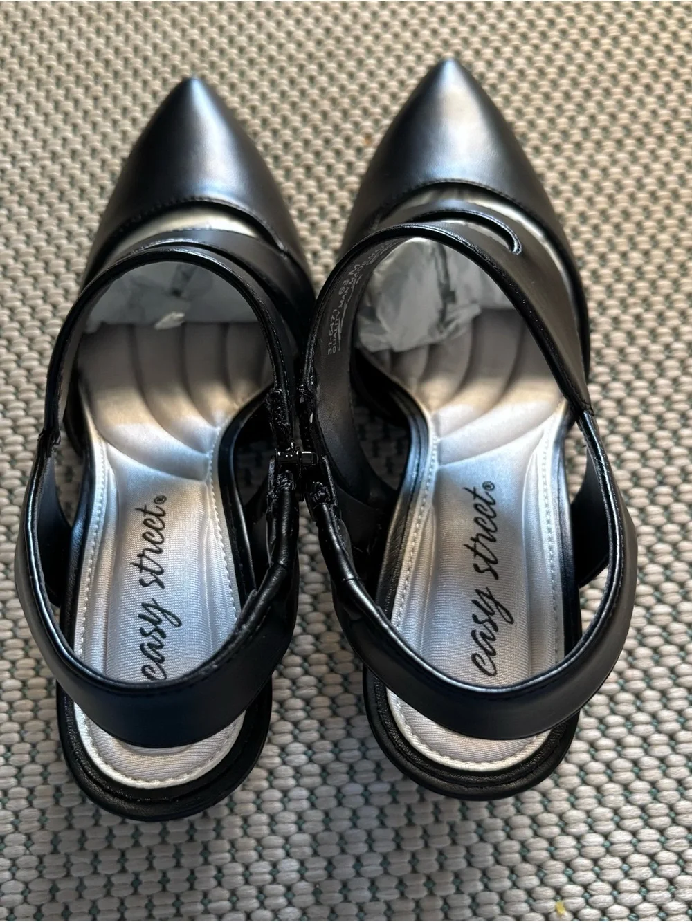 Easy Street Venue Women's Asymmetrical High Heel Size 6.5 Black